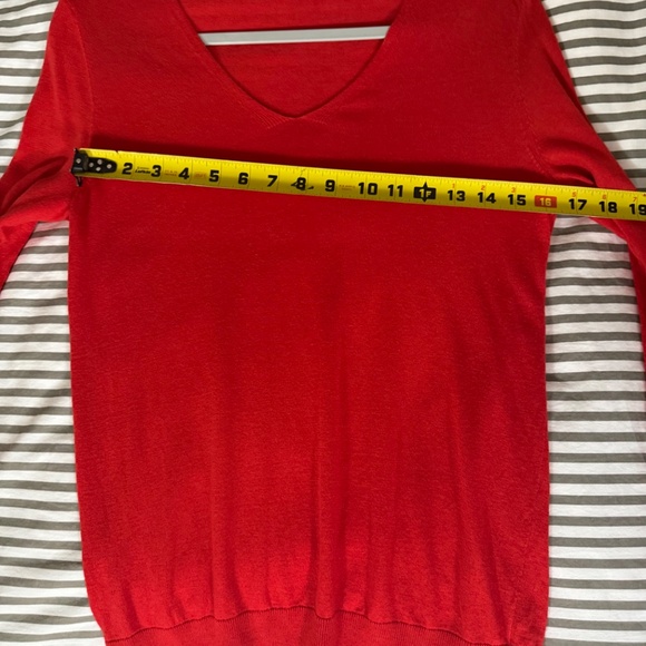 Mango Brand Fine Knit Cashmere V-neck Sweater Red Size XS - Picture 5 of 6